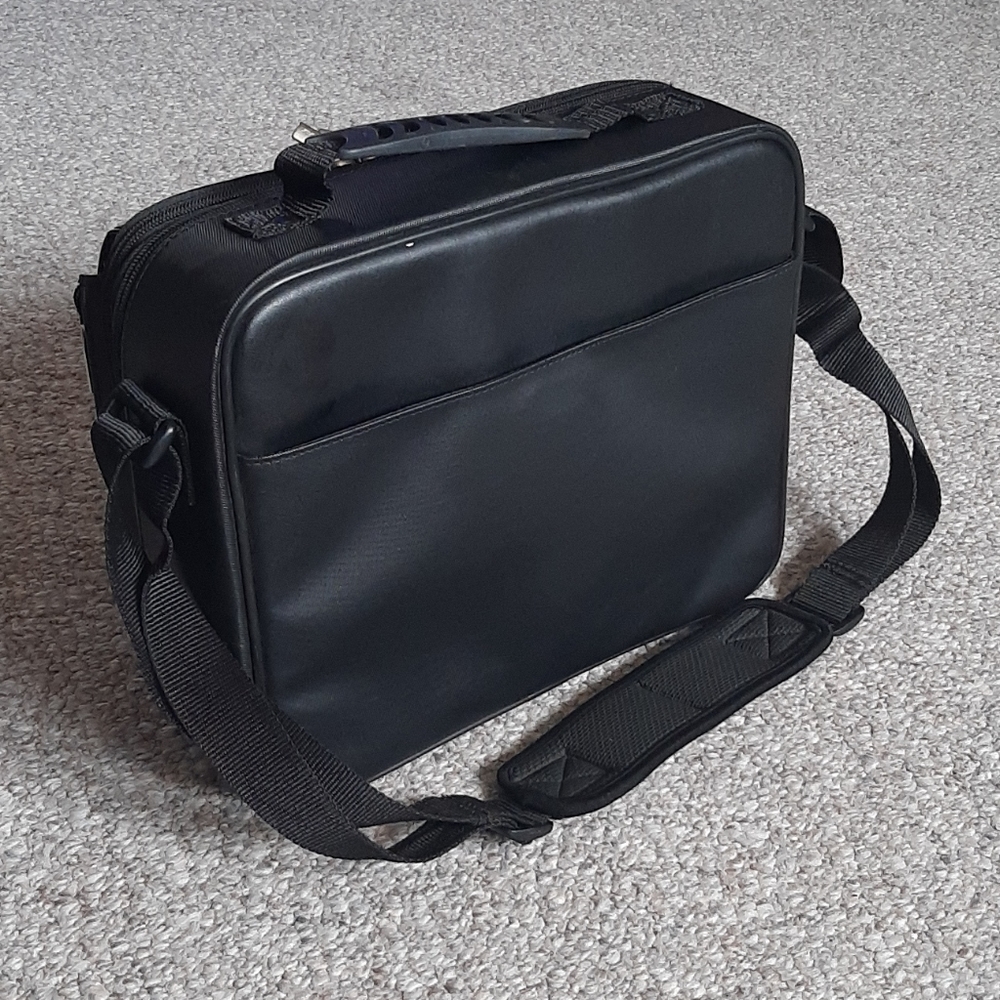 Targus Small Mini Briefcase - Picture 3 of 16